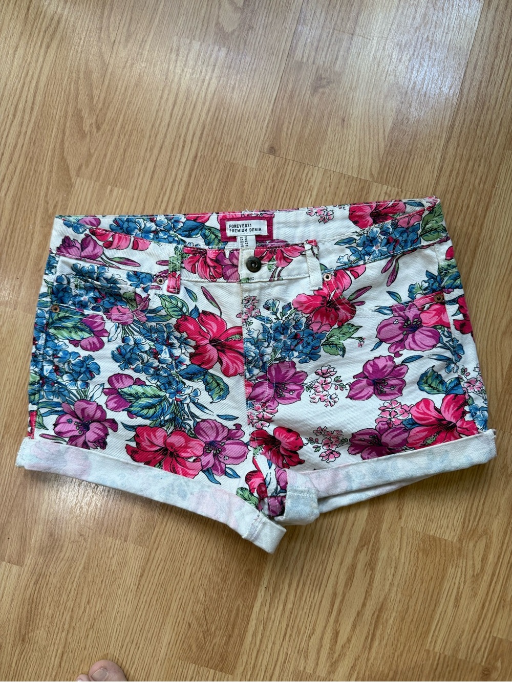 Forever 21 Floral High Rise Denim Shorts Size 30